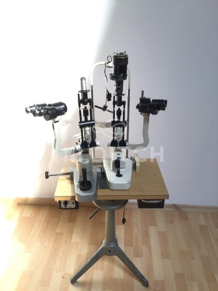 2 Topcon SL-3C / SL-3D Slit lamps (For spare parts)