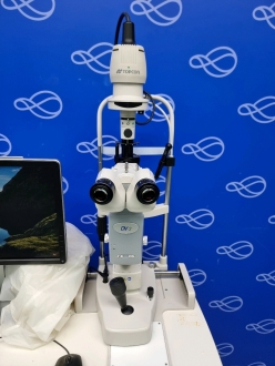 Topcon SL-D7 Slit Lamp on Table - 2