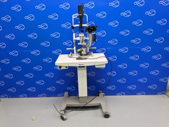 Haag Streit BQ 900 Slit Lamp on Manual Table