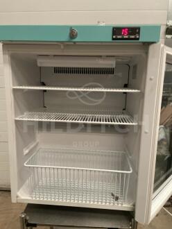 LEC PG207C Counter-Top Refrigerator - 2