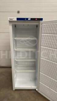 LEC PE907 Refrigerator - 2