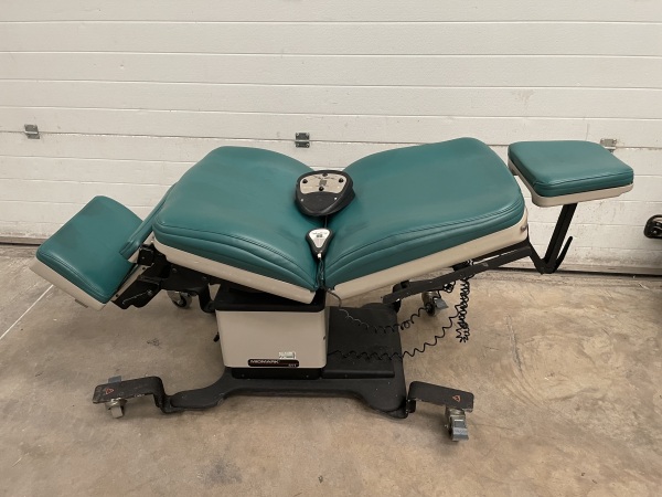 Midmark 411 Power Examination Table