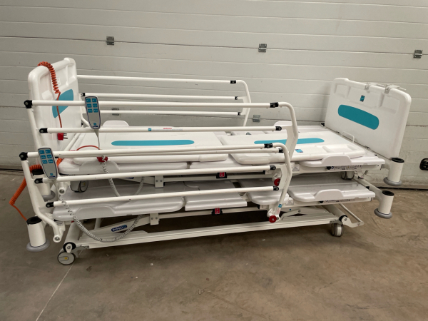 2 x Sidhil Innov8 Low Level Electric Patient Beds