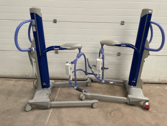 2 x Arjo Maxi-Move Patient Hoists