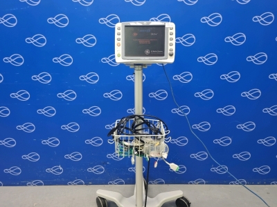 GE Dash 2500 Patient Monitor on Rollstand