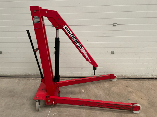 Clarke Strong-Arm Hydraulic Crane