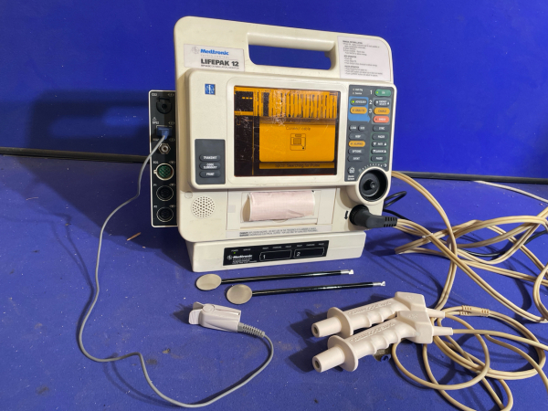 Medtronic Physio-Control LifePak 12 Defibrillator with Pacing & CO2 Port