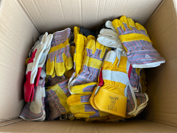 Approximately 50 x prs Rigger Gloves - Various Brands