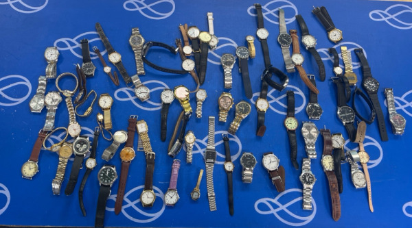 Quantity of Analogue Watches