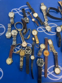 Quantity of Analogue Watches - 4