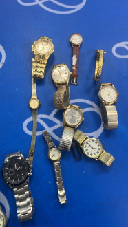 Quantity of Analogue Watches - 2