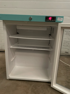 LEC PG207C Counter Top Refrigerator - 2