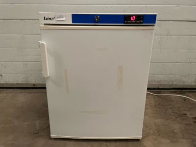 LEC PE207 Counter Top Refrigerator