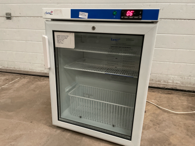 LEC PG202 Counter Top Refrigerator