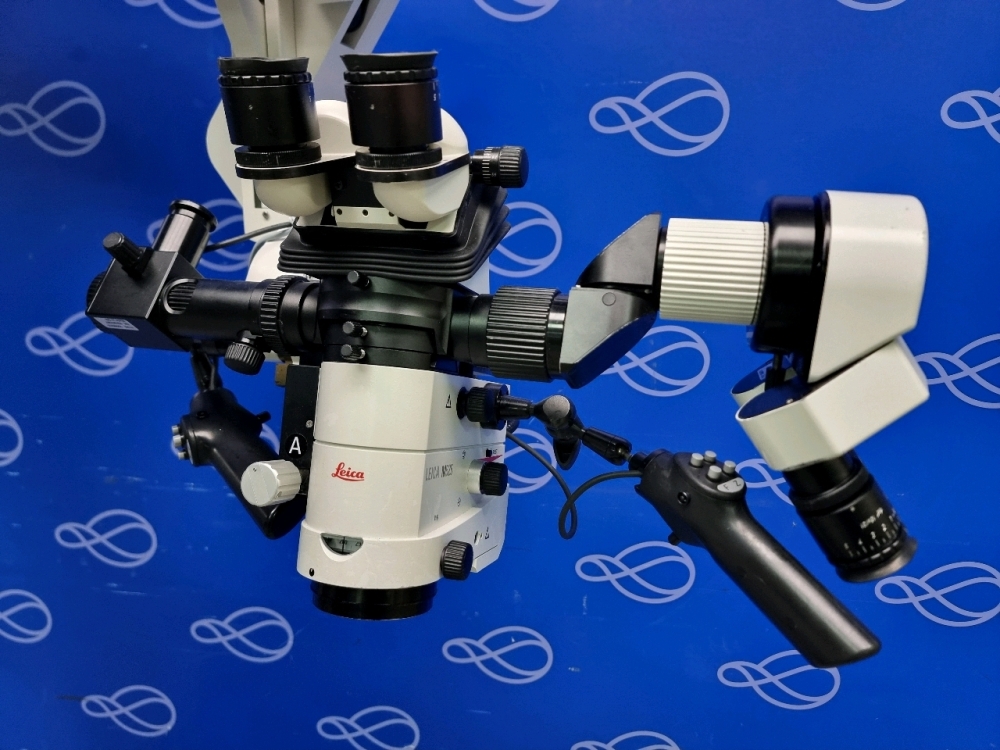 Leica M525 Operating Microscope on Leica F40 Base