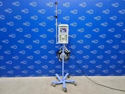 Carefusion Infant Flow SiPAP on Rollstand