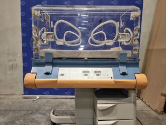 Drager 8000SC Infant Incubator