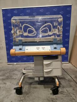 Drager 8000SC Infant Incubator - 2