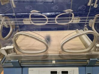 Drager 8000SC Infant Incubator - 4
