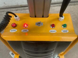 E150A Electric Elevator / Stacker (150 kg capacity) - 2