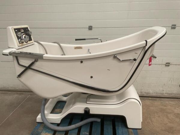Parker Console Bath