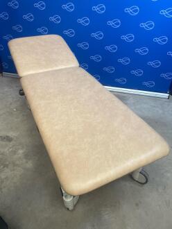 Huntleigh Akron 2-Section Hydraulic Couch - 2