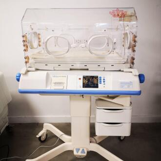 Draeger Isolette C2000 Incubator - 3