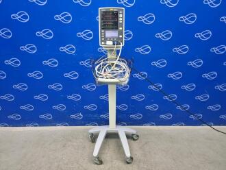 Mindray Datascope Accutorr V Vital Signs Monitor on Rollstand