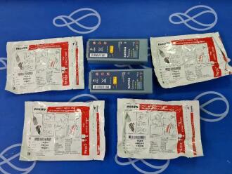 2 x Philips Heartstart FR2+ Defibrillator - 3