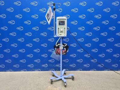 Carefusion Infant Flow SiPAP on Rollstand