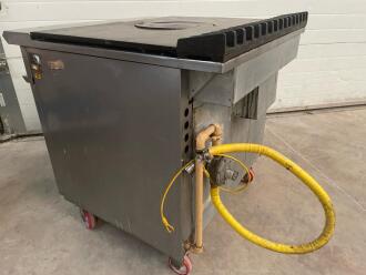 Falcon Chieftain G1006XST Natural Gas Oven with Single Bullseye Hob on Castors - 3