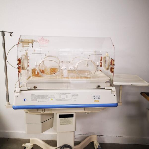 Draeger Isolette C2000 Incubator