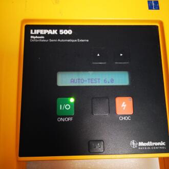 2x Medtronic Lifepak 500 Defibrillators - 7