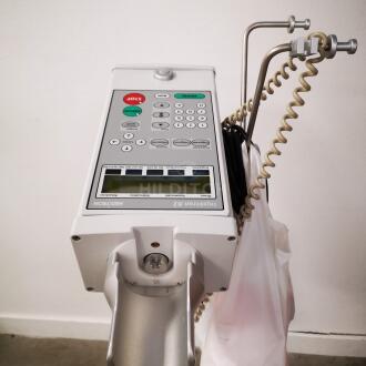 Medtron Injektron82 HP Contrast Injector - 11