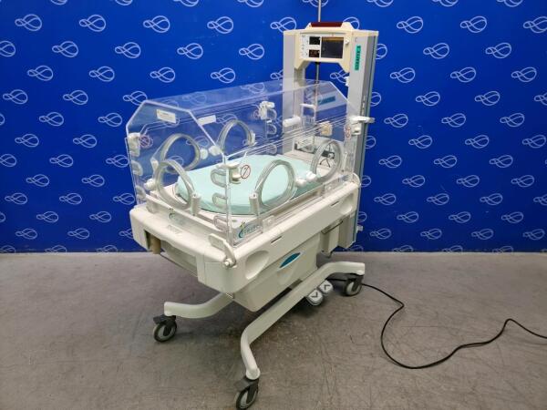 Ohmeda Giraffe Incubator