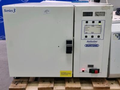 Burtons Veterinary Instaclave Series 3 Autoclave