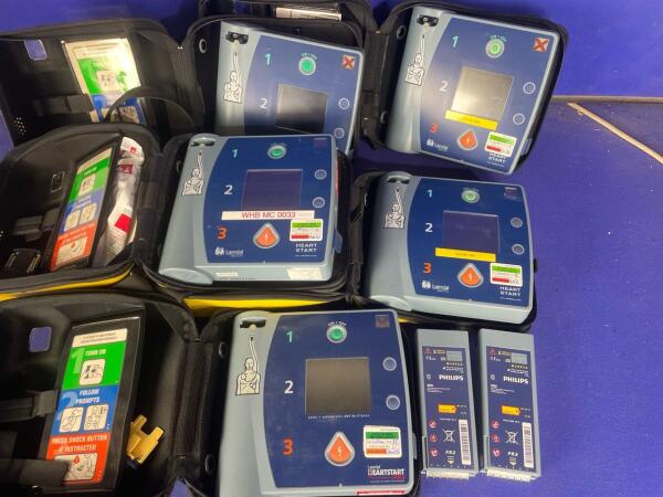 4 x Laerdal Heartstart FR2+ & 1 x FR2 Defibrillators