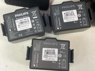 3 x Philips HeartStart FR3 Defibrillators - 2