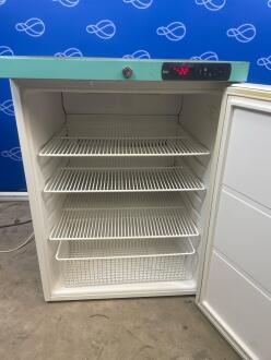 LEC PSR151UK Under Counter Refrigerator - 2