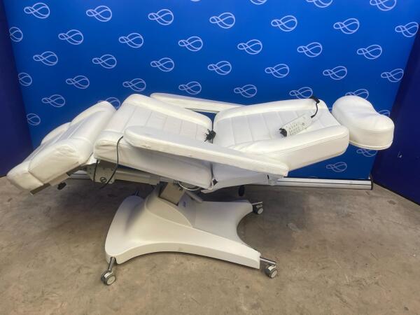 Cosmoderm D3M Electric Examination Chair