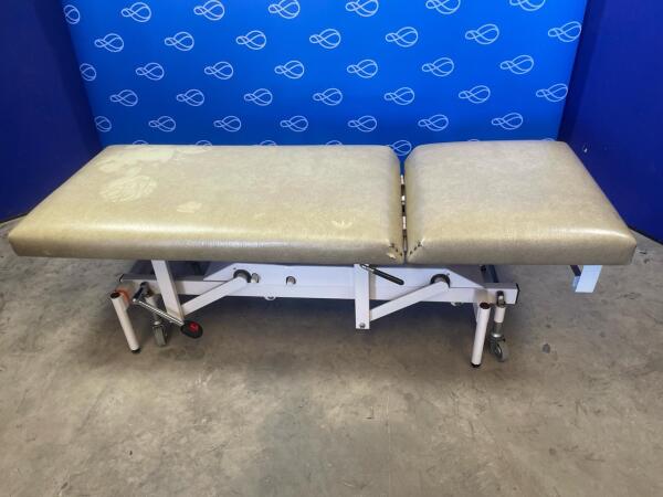 Nesbit Evans 2-Section Hydraulic Couch