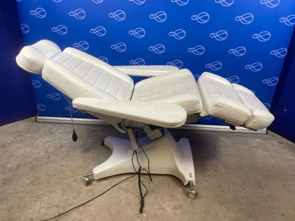 Cosmoderm D3M Patient Treatment Chair