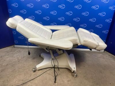 Cosmoderm D3M Patient Treatment Chair