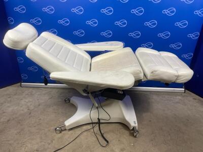 Cosmoderm D3M Patient Treatment Chair