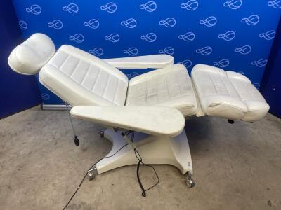 Cosmoderm D3M Patient Treatment Chair