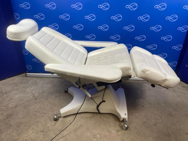 Cosmoderm D3M Patient Treatment Chair
