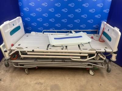 1 x Huntleigh Enterprise 5000 & 1 x Sidhil Innov8 Electric Patient Beds