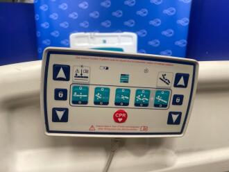 1 x Huntleigh Enterprise 5000 & 1 x Sidhil Innov8 Electric Patient Beds - 2