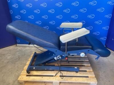 Beaumond Midmark Promotal Electric Examination Chair
