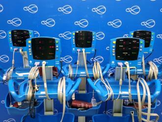 5 x GE Carescape V100 Dinamap Vital Signs Monitor on Rollstand - 2